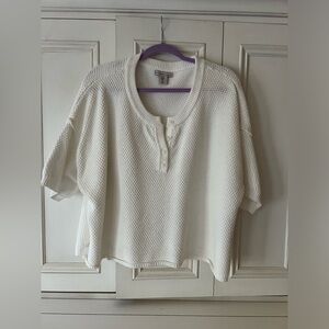 Sincerely Jules XL - pretty white V- Neck short sleeve yummy sweater.